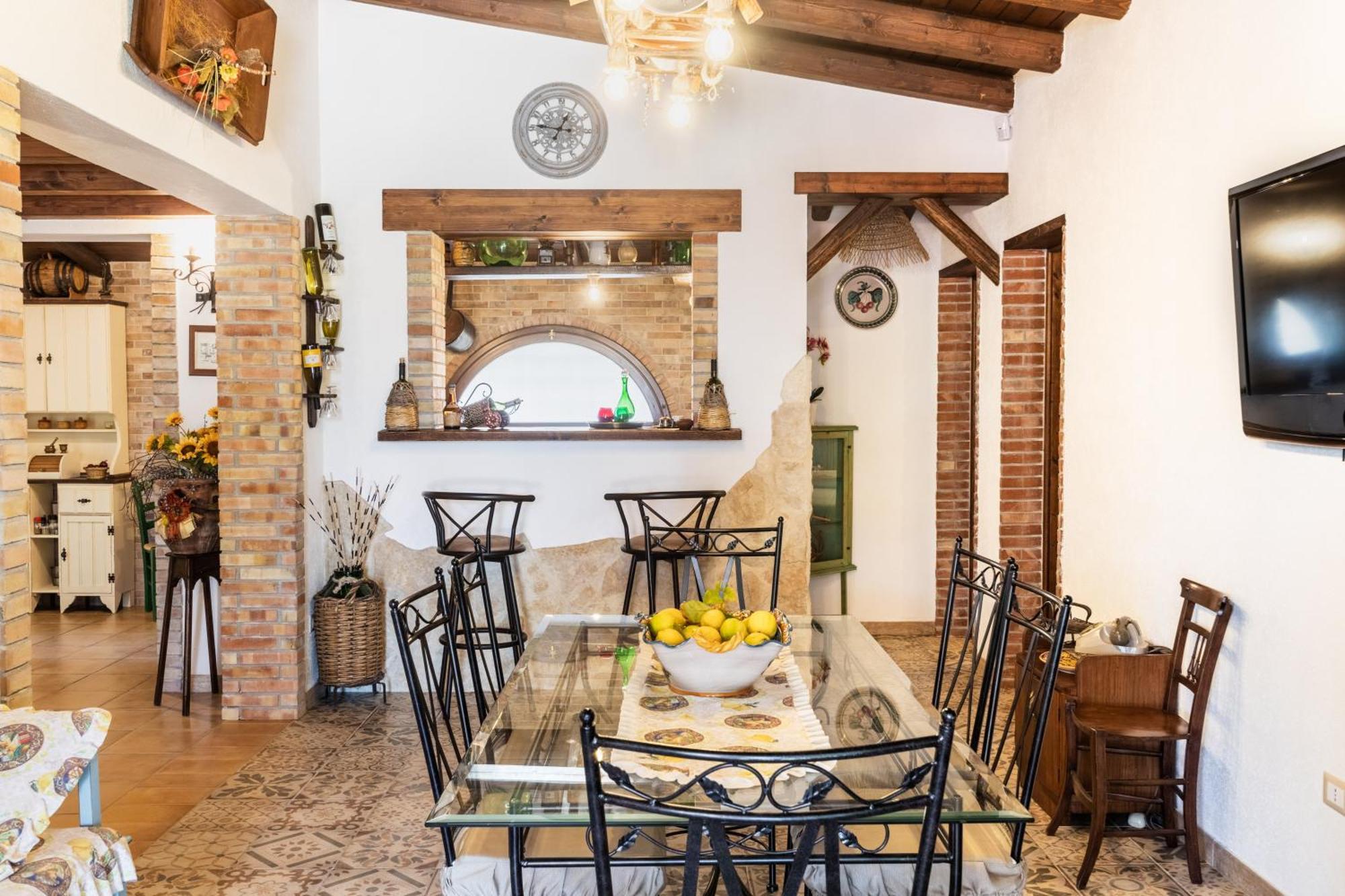 Villa Suq With Pool, Parking & Wifi Noto Luaran gambar
