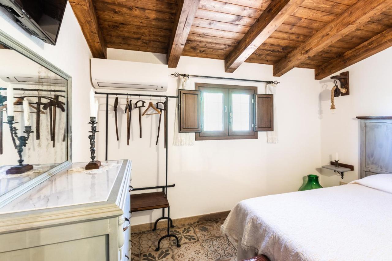 Villa Suq With Pool, Parking & Wifi Noto Luaran gambar