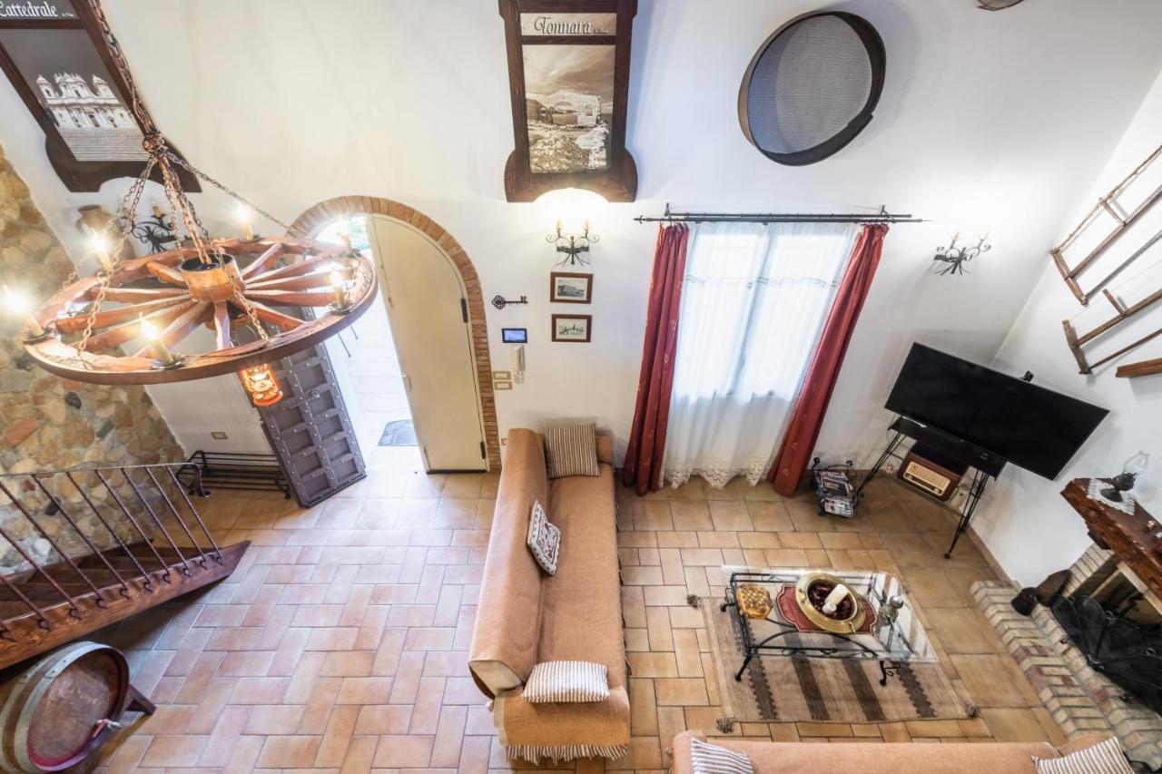 Villa Suq With Pool, Parking & Wifi Noto Luaran gambar
