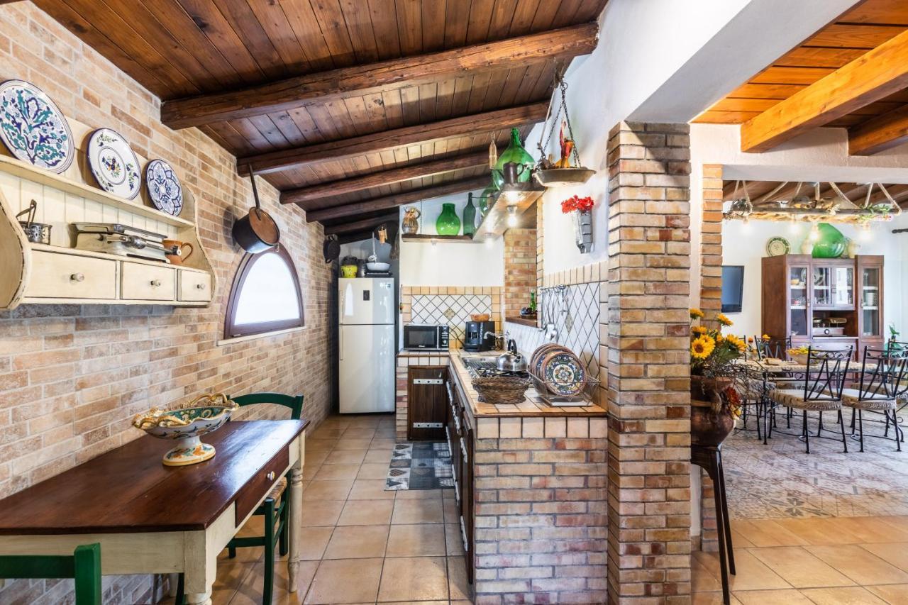 Villa Suq With Pool, Parking & Wifi Noto Luaran gambar