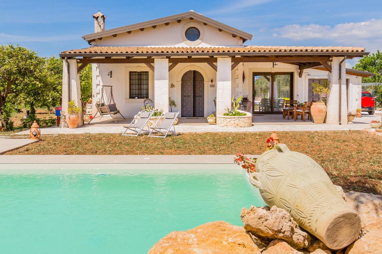 Villa Suq With Pool, Parking & Wifi Noto Luaran gambar
