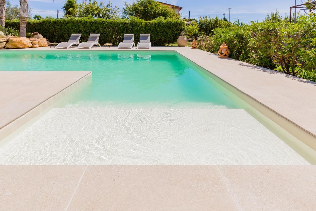 Villa Suq With Pool, Parking & Wifi Noto Luaran gambar