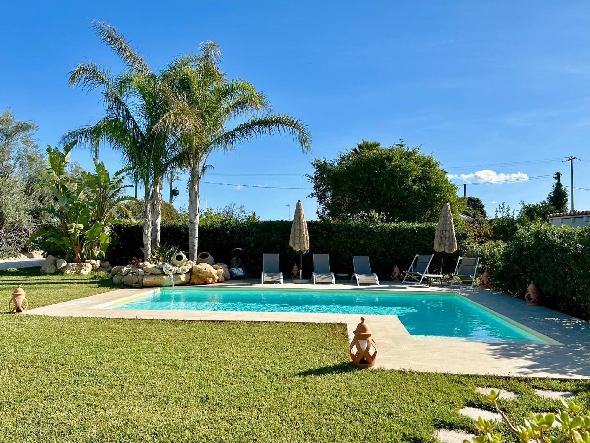Villa Suq With Pool, Parking & Wifi Noto Luaran gambar