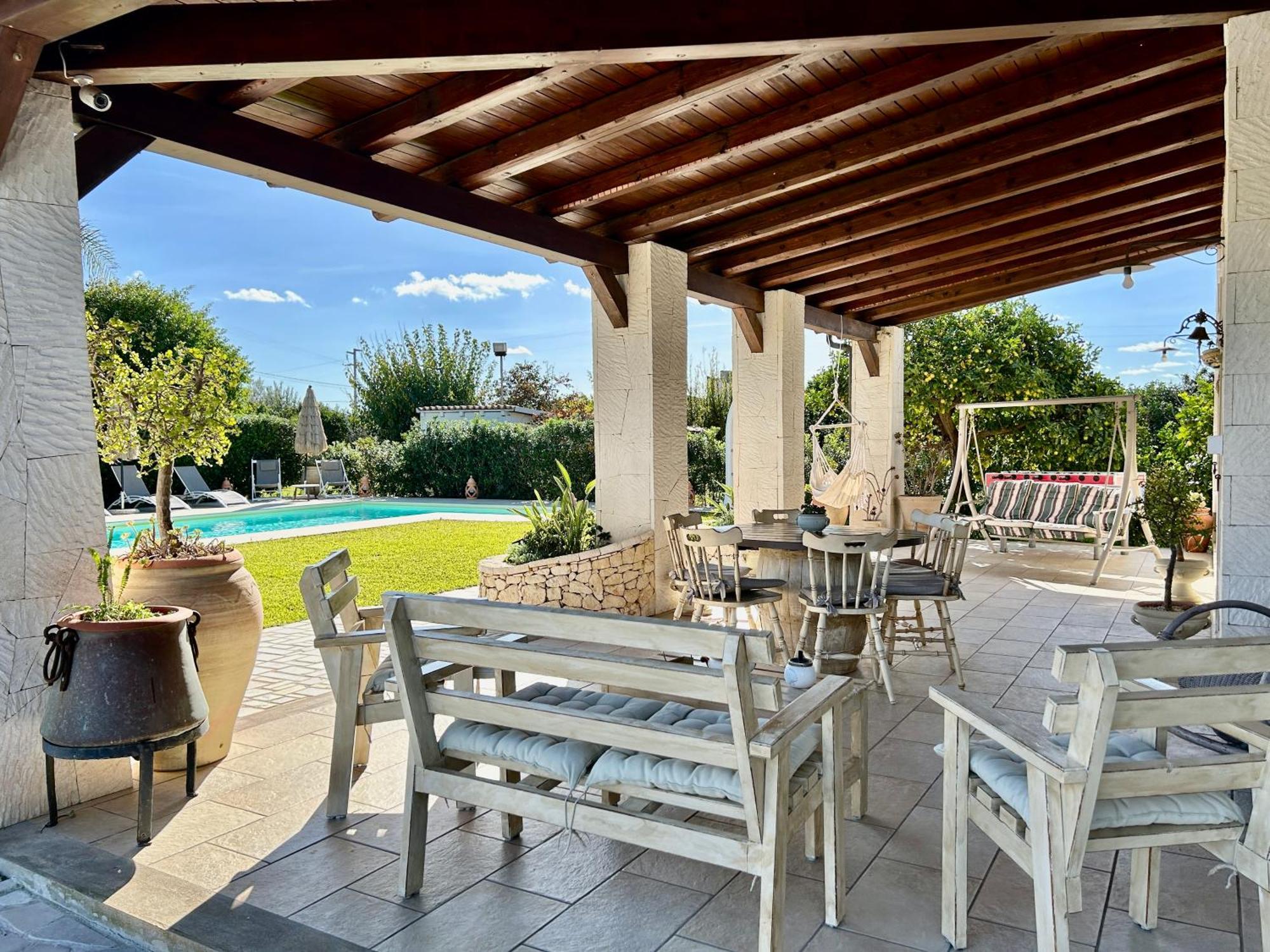 Villa Suq With Pool, Parking & Wifi Noto Luaran gambar