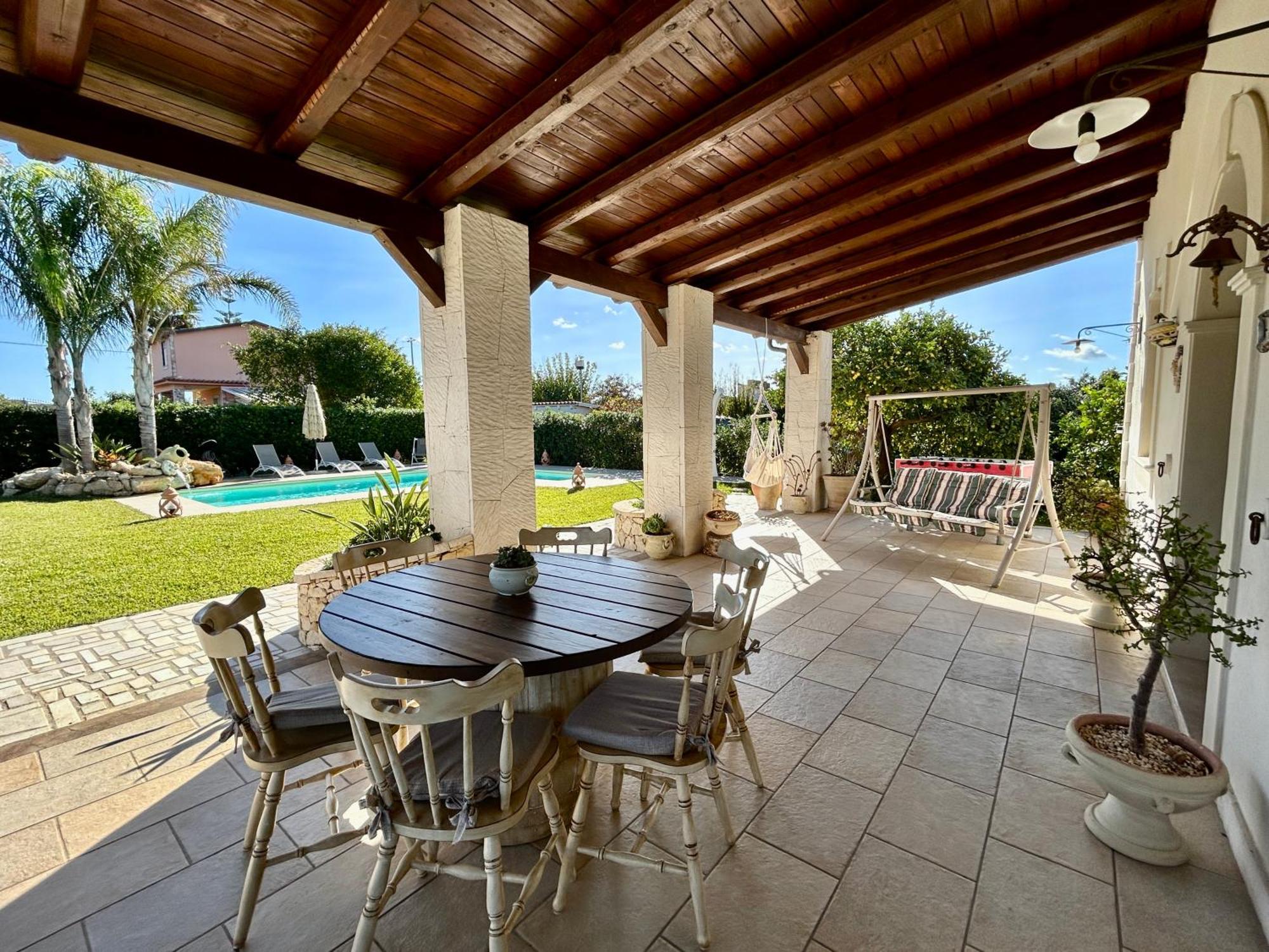 Villa Suq With Pool, Parking & Wifi Noto Luaran gambar