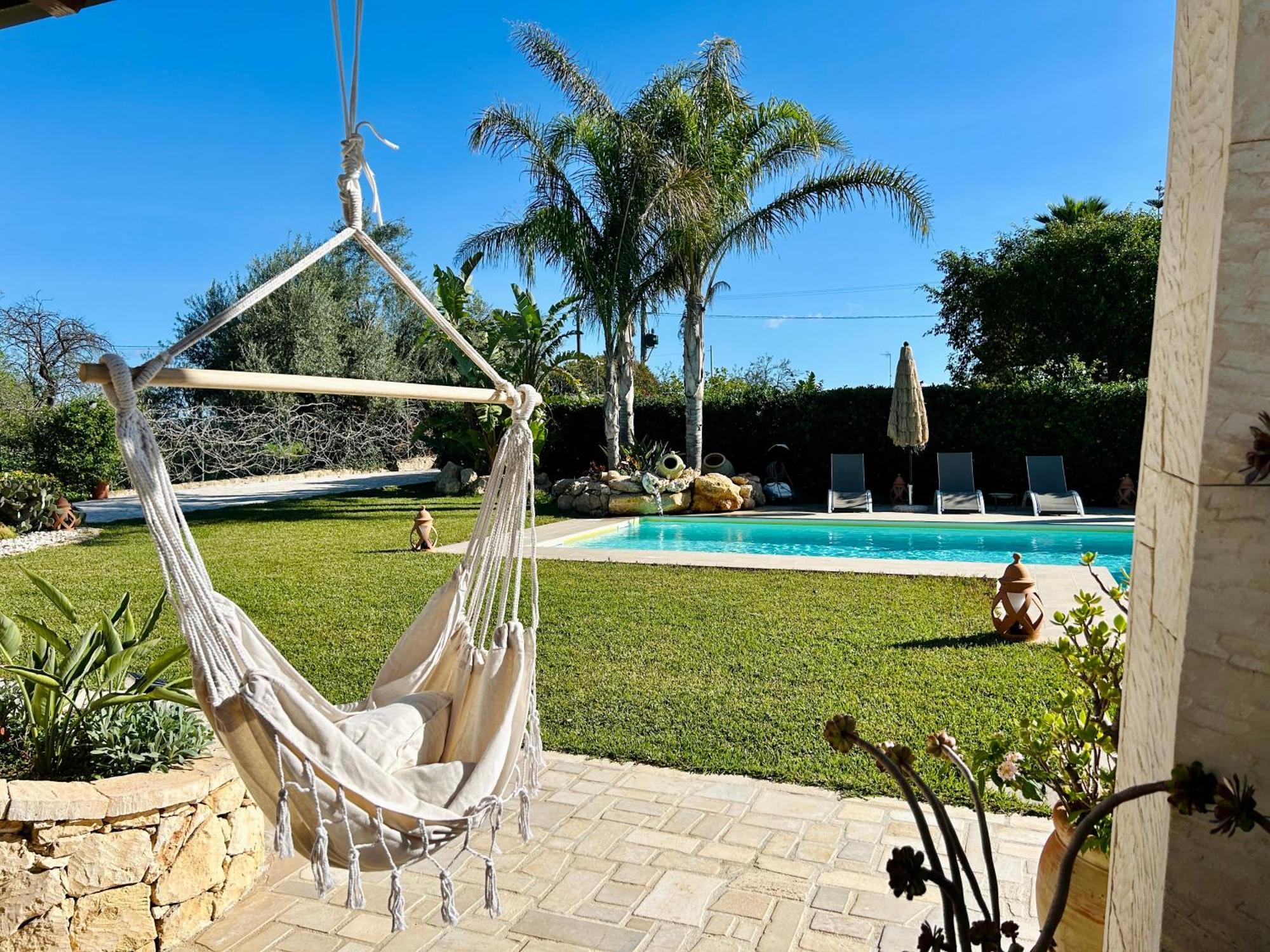 Villa Suq With Pool, Parking & Wifi Noto Luaran gambar
